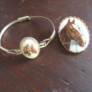 Jewelry with horse head stones